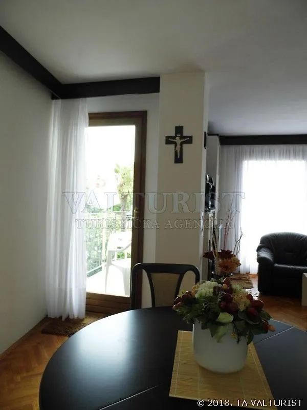 Guest house Apartments Mirjana Malinska